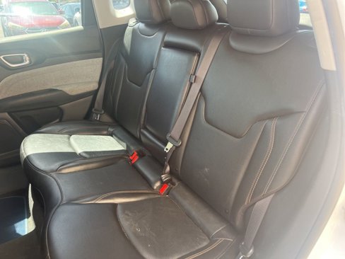 Used 2022 Jeep Compass Latitude image 15