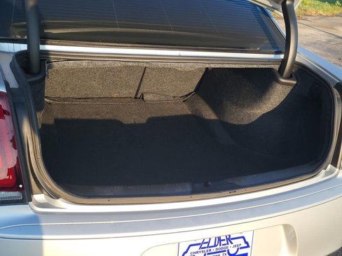 Used 2023 Chrysler 300 Touring w/ Sport Appearance Package image 12