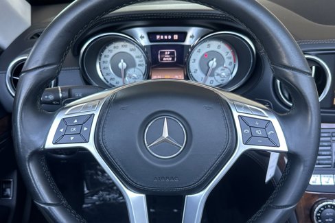 Used 2013 Mercedes-Benz SL 550 image 21