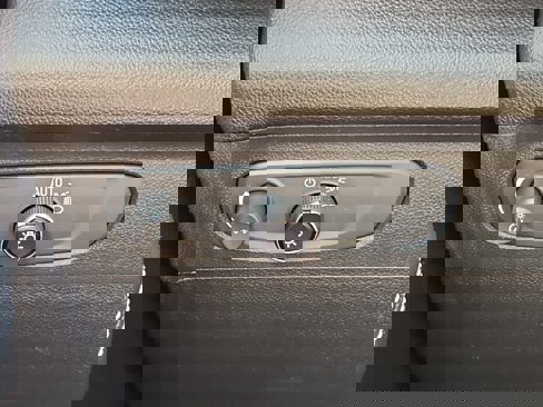 Used 2023 Buick Envision Essence image 19
