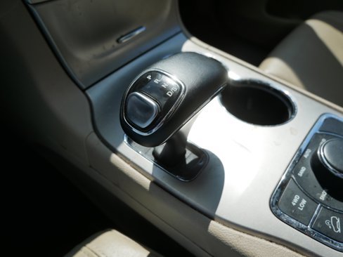 Used 2014 Jeep Grand Cherokee Limited image 31