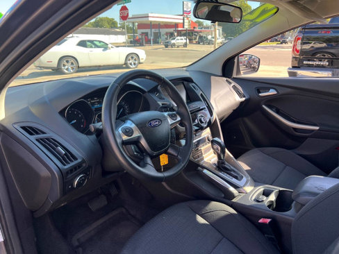 Used 2012 Ford Focus SEL image 8
