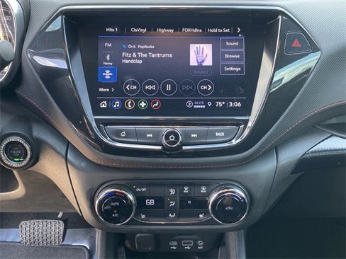 Used 2021 Chevrolet TrailBlazer RS w/ Technology Package image 11