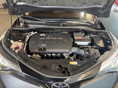 Used 2022 Toyota C-HR XLE image 46