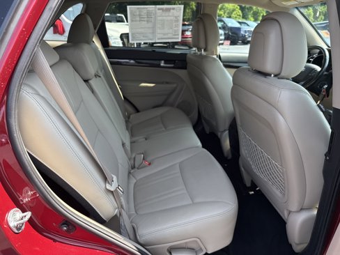 Used 2015 Kia Sorento LX image 18