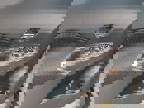 Used 2022 Nissan Kicks SV image 9