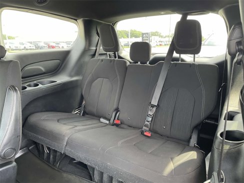 Used 2018 Chrysler Pacifica Touring Plus w/ S Appearance Package image 10