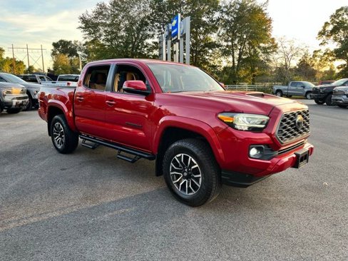 Used 2021 Toyota Tacoma TRD Sport w/ Technology Package image 4
