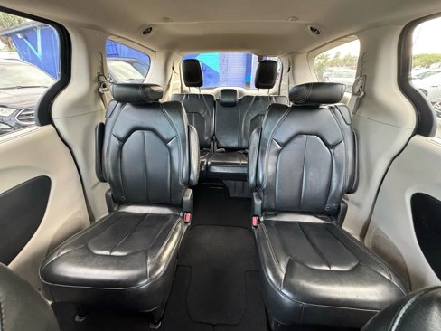 Used 2020 Chrysler Voyager Lxi image 29