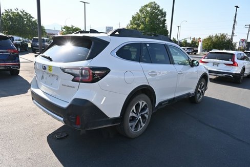 Used 2020 Subaru Outback Limited image 11