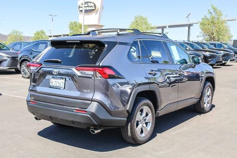 Used 2024 Toyota RAV4 XLE image 9