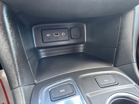 Certified 2023 Chevrolet Equinox LT w/ LPO, Floor Liner Package image 18