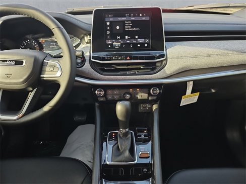 New 2025 Jeep Compass Latitude image 11