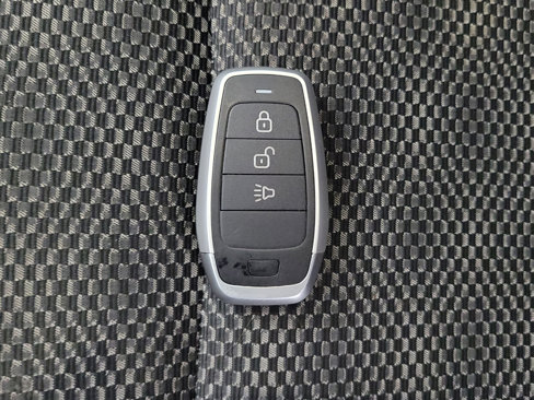 Used 2018 Nissan Rogue Sport SV image 32