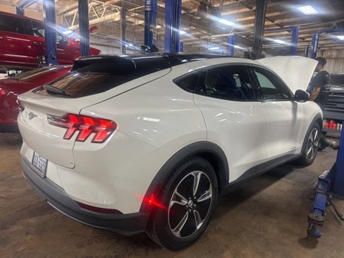 Used 2021 Ford Mustang Mach-E Select w/ Comfort/Appearance Package image 7