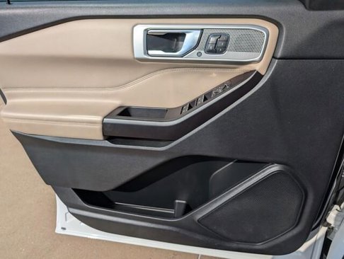 Used 2020 Ford Explorer Limited image 22