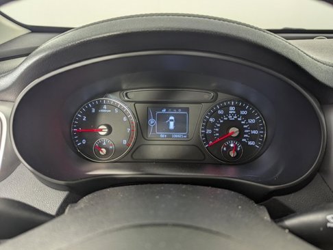 Used 2017 Kia Sorento L image 12