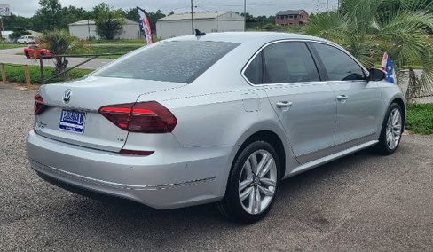 Used 2017 Volkswagen Passat 1.8T SEL Premium image 7