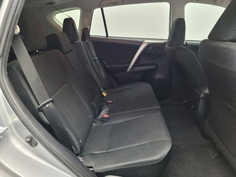 Used 2018 Toyota RAV4 LE image 19