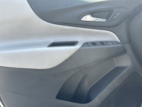 Used 2021 Chevrolet Equinox LS w/ LS Convenience Package image 14