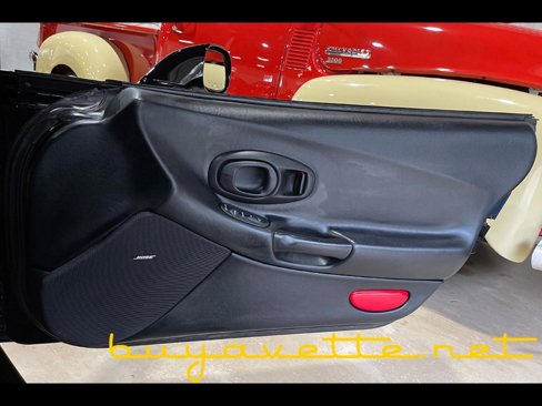 Used 2003 Chevrolet Corvette Convertible w/ Preferred Equipment Group1 image 25