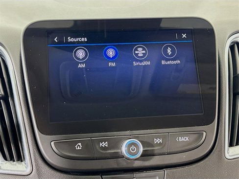 Used 2021 Chevrolet Malibu LT image 25