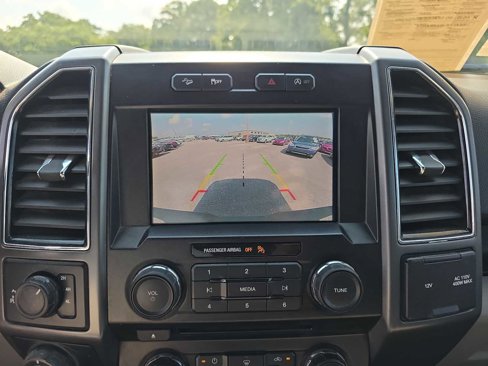 Used 2018 Ford F150 XLT w/ Equipment Group 302A Luxury image 12