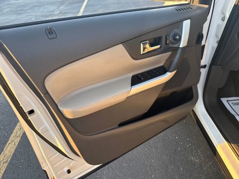 Used 2013 Ford Edge SEL image 16