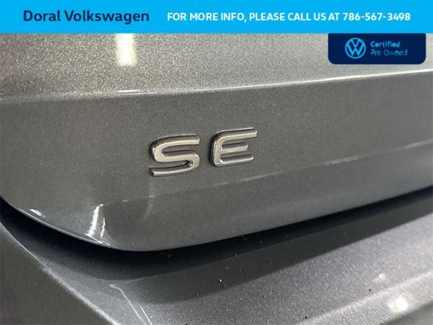 Used 2022 Volkswagen Taos SE w/ Panoramic Sunroof Package image 11