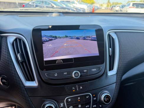 Used 2024 Chevrolet Malibu LT image 17