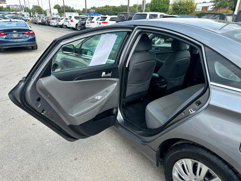 Used 2011 Hyundai Sonata GLS image 12