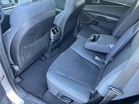 Used 2017 Kia Sorento LX image 22