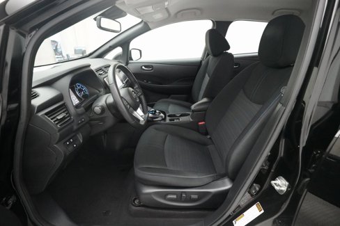 Used 2020 Nissan Leaf SV w/ SV Technology Package image 6