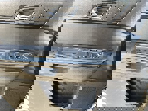 Used 2014 GMC Acadia SLE image 30