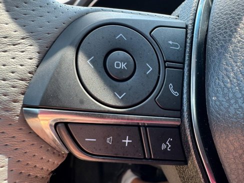 Used 2019 Toyota Avalon Limited image 18