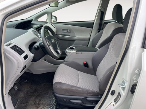 Used 2015 Toyota Prius V Three image 9
