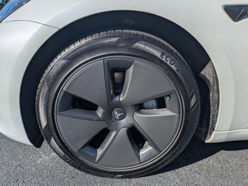 Used 2023 Tesla Model 3 Standard Range image 9