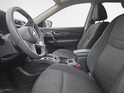 Used 2020 Nissan Rogue SV image 11