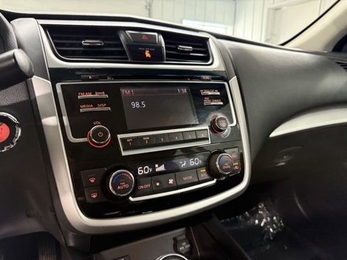 Used 2018 Nissan Altima 2.5 SV image 17
