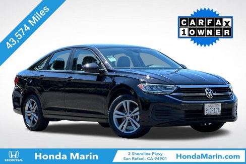 Used 2024 Volkswagen Jetta SE image 1