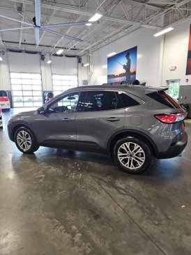 Used 2022 Ford Escape SEL image 9