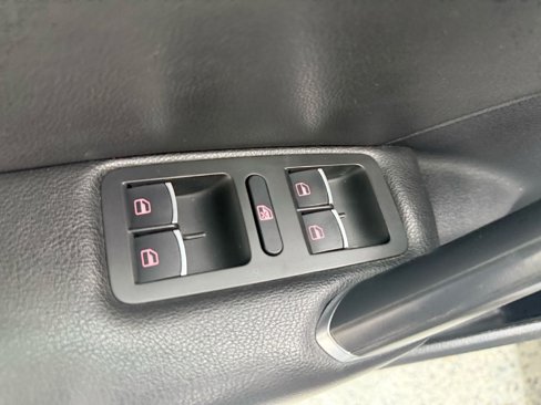 Used 2017 Volkswagen Passat 1.8T SE image 12