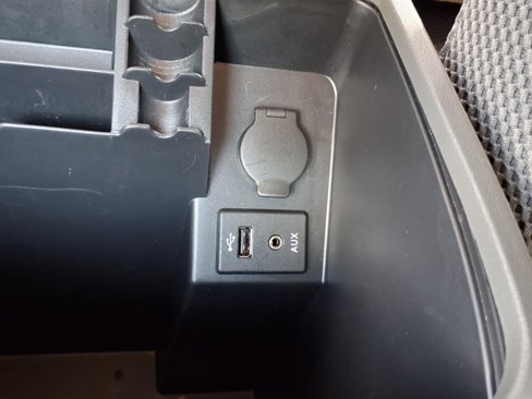 Used 2015 Nissan Frontier SV image 8