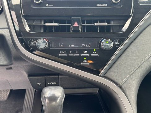 Used 2023 Toyota Camry SE image 13