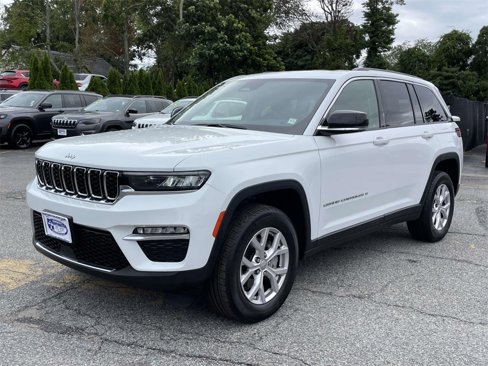 Used 2022 Jeep Grand Cherokee Limited image 3