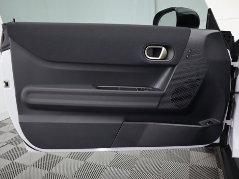 Used 2025 MINI Cooper 2-Door Hardtop image 27