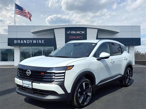 Used 2025 Nissan Kicks SR image 1