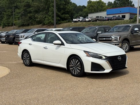Used 2023 Nissan Altima 2.5 SV image 3