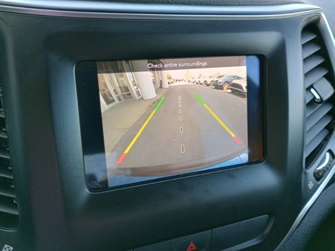 Used 2020 Jeep Cherokee Latitude Plus image 21