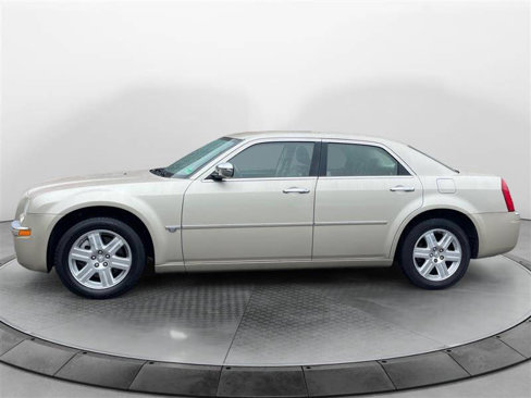 Used 2006 Chrysler 300 C w/ Protection Group II image 2